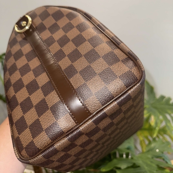 Authentic Louis Vuitton Speedy Bandouliere 30 in excellent condition. - Picture 5 of 8